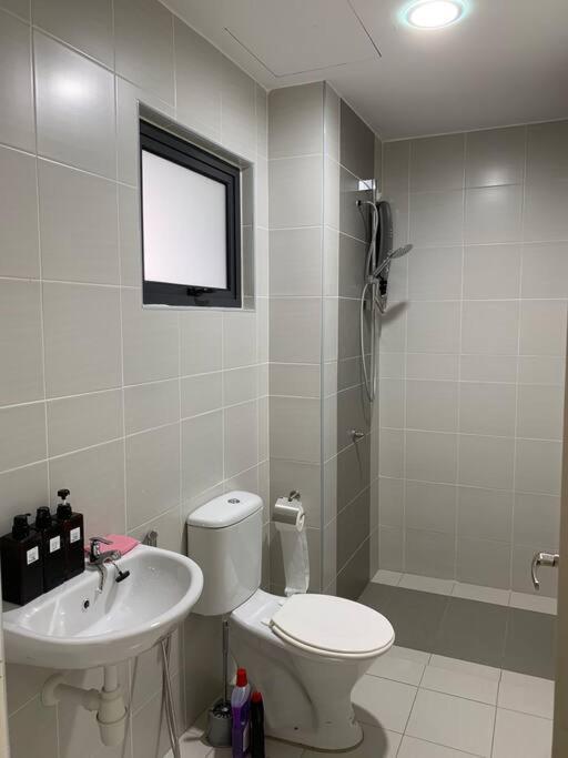 Stay@ Kiara Plaza Kajang/Semenyih Free Wifi/Car Park Exteriör bild